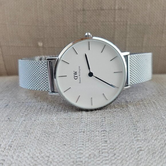 Daniel Wellington Wristwatch Silver Tone Mesh Metal Strap Analog Quartz Watch - Picture 6 of 12